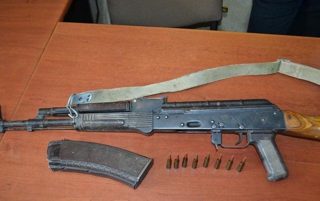 Bakıda 2 avtomobildən avtomat tapıldı