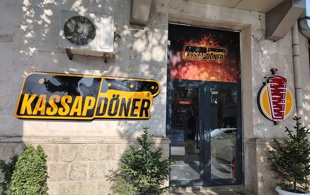 Dönərdən 17 nəfər zəhərləndi