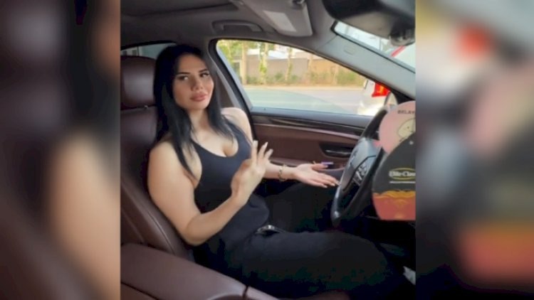 Əllərini sükandan çəkən xanım sürücü yanındakı sərnişinlə rəqs etdi – VİDEO