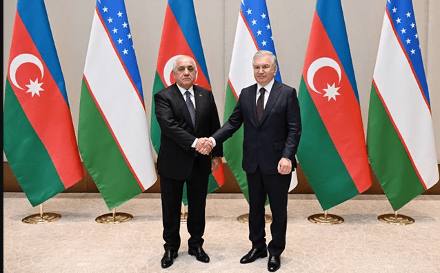 Əli Əsədov Mirziyoyevlə görüşdü