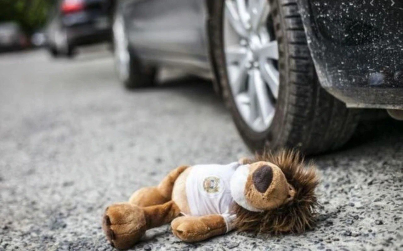 Lənkəranda avtomobil 8 yaşlı uşağı vurdu