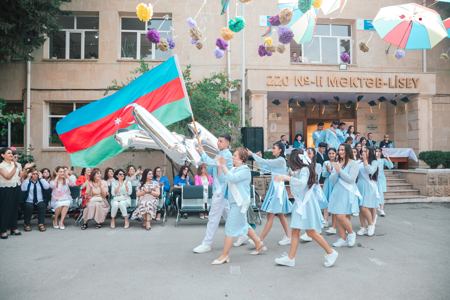 "Son Zəng": Məzunlar yeni həyata addım atır - FOTOREPORTAJ