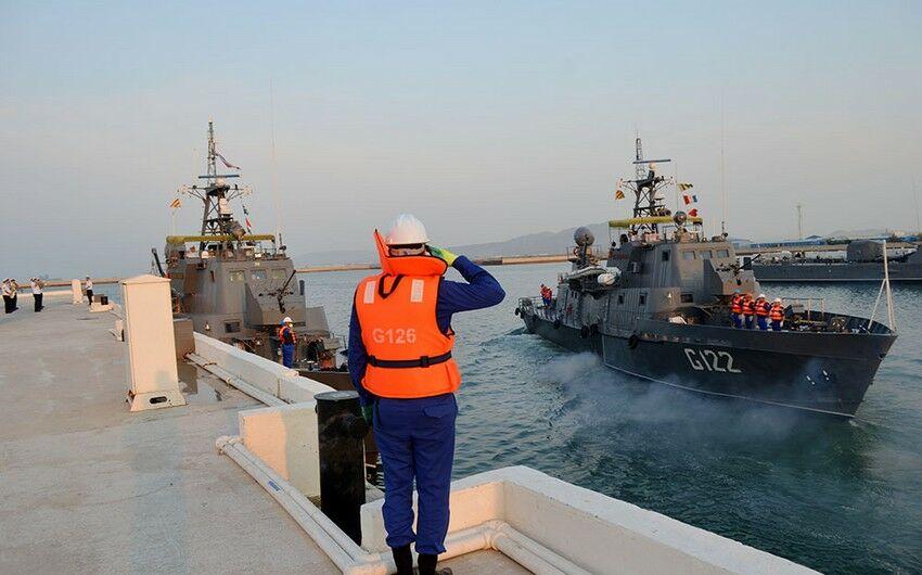Azərbaycanın hərbi gəmiləri bu ölkəyə yola düşdü - FOTO