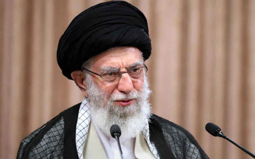 Xamenei ailəsi ilə birlikdə burada gizlənib