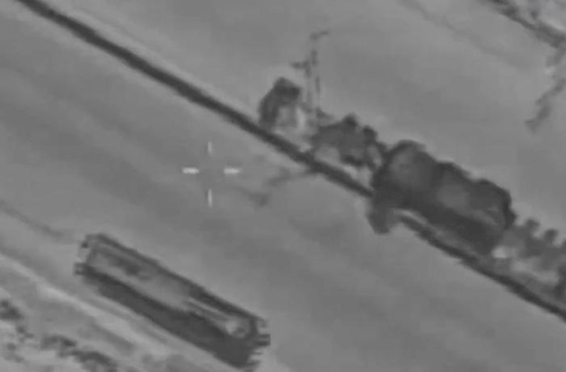 İsrail Tehrana raketlər daşıyan yük maşınlarını belə məhv etdi – VİDEO