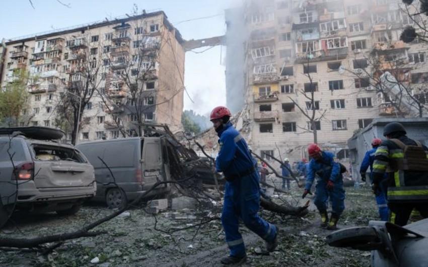 Kiyevdə Rusiya zərbəsi nəticəsində azı 14 nəfər həlak olub