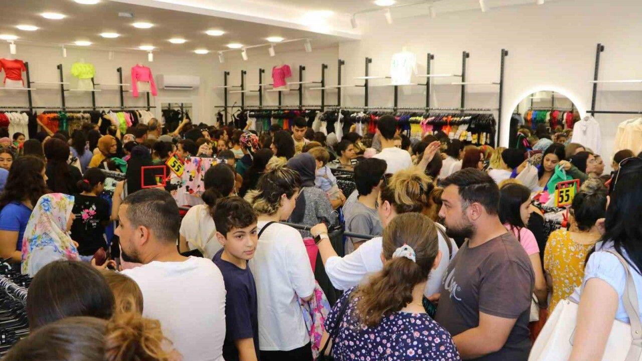 Bakıda mağaza açılışında BİABIRÇILIQ - VİDEO