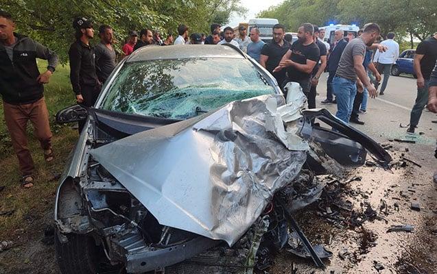İki qadının öldüyü maşından o sağ çıxarıldı - VİDEO