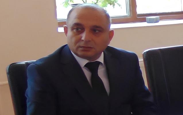 48 yaşlı məmur iş yerində öldü - Foto