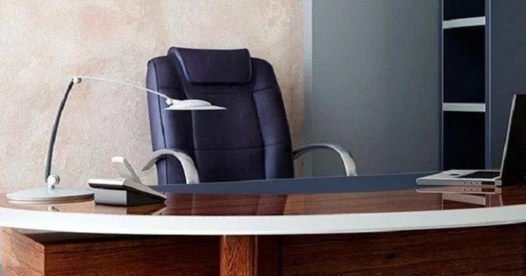 48 yaşlı məmur iş yerində öldü - FOTO