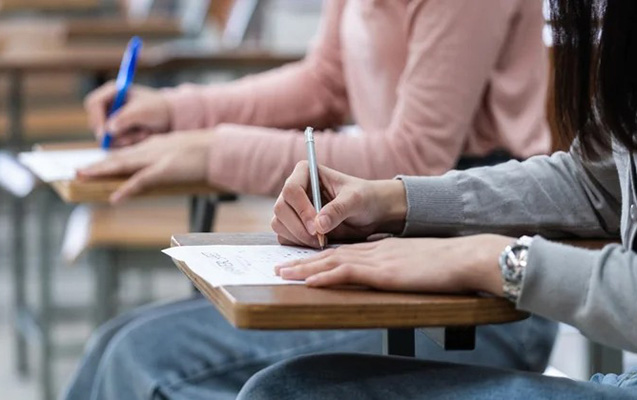 Bir nəfər imtahandan çıxarılıb