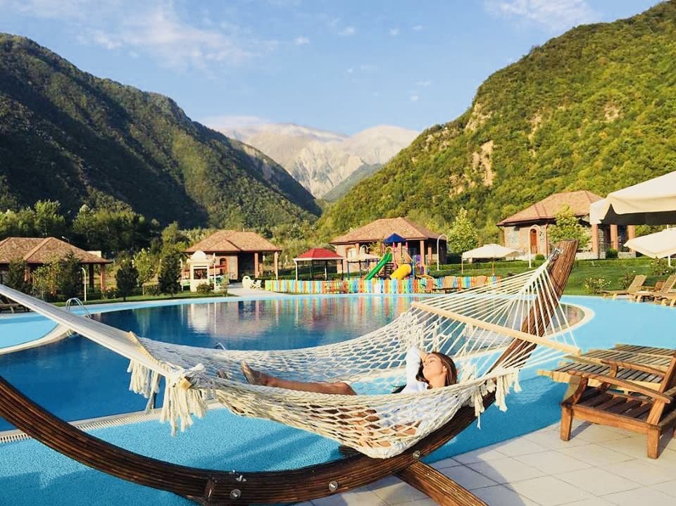 İstirahət paylaşımı paxıllıq yaradır - <span style="color:#ff0000">Psixoloqdan RƏY</span>