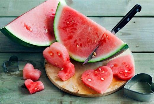 Qarpızın içərisində bu izlər varsa YEMƏYİN!