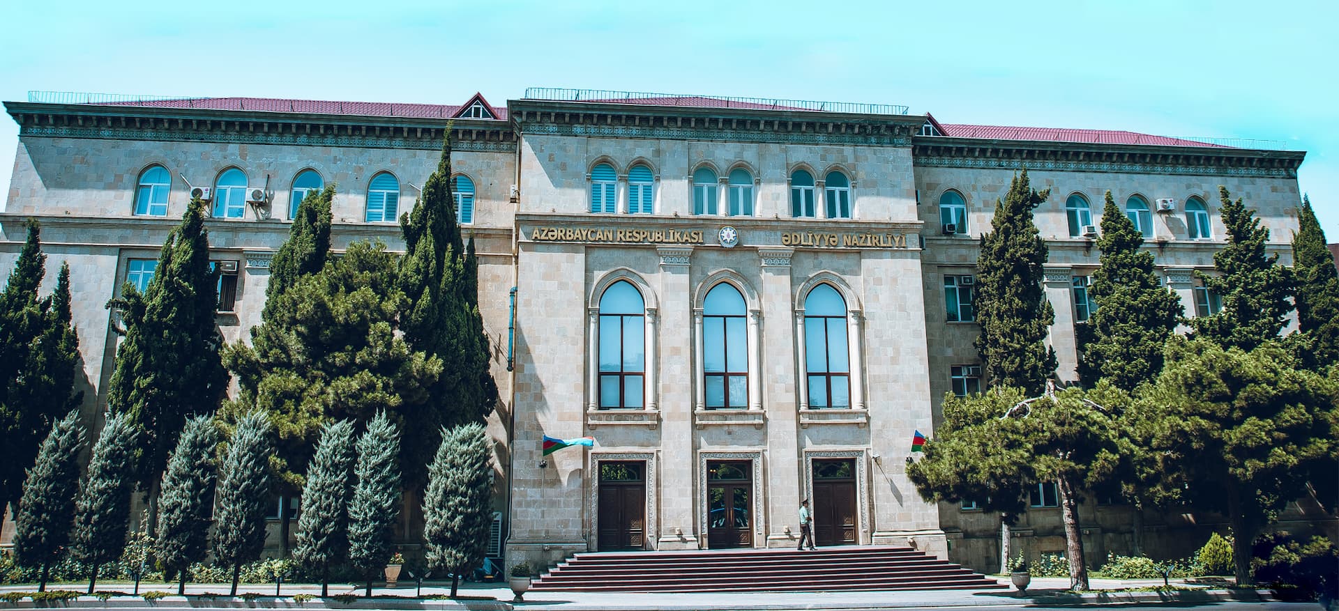 Vətəndaş Ədliyyə Nazirliyindən şikayətçidir - <span style="color:#ff0000">TƏFƏRRÜATLAR</span>