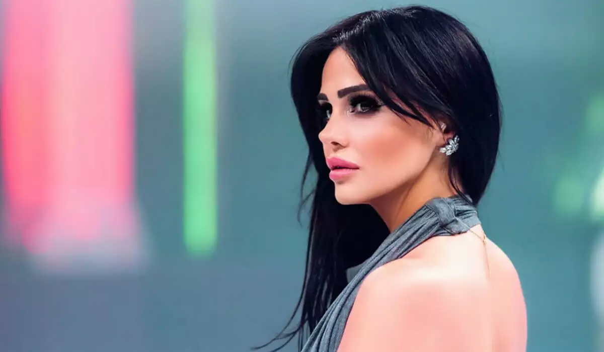 Azərbaycanlı müğənini özünə 154 min manatlıq boyunbağı ALDI - FOTO