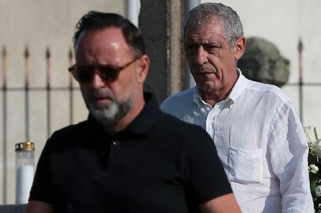 Dəfndə millimizin baş məşqçisi də iştirak edir