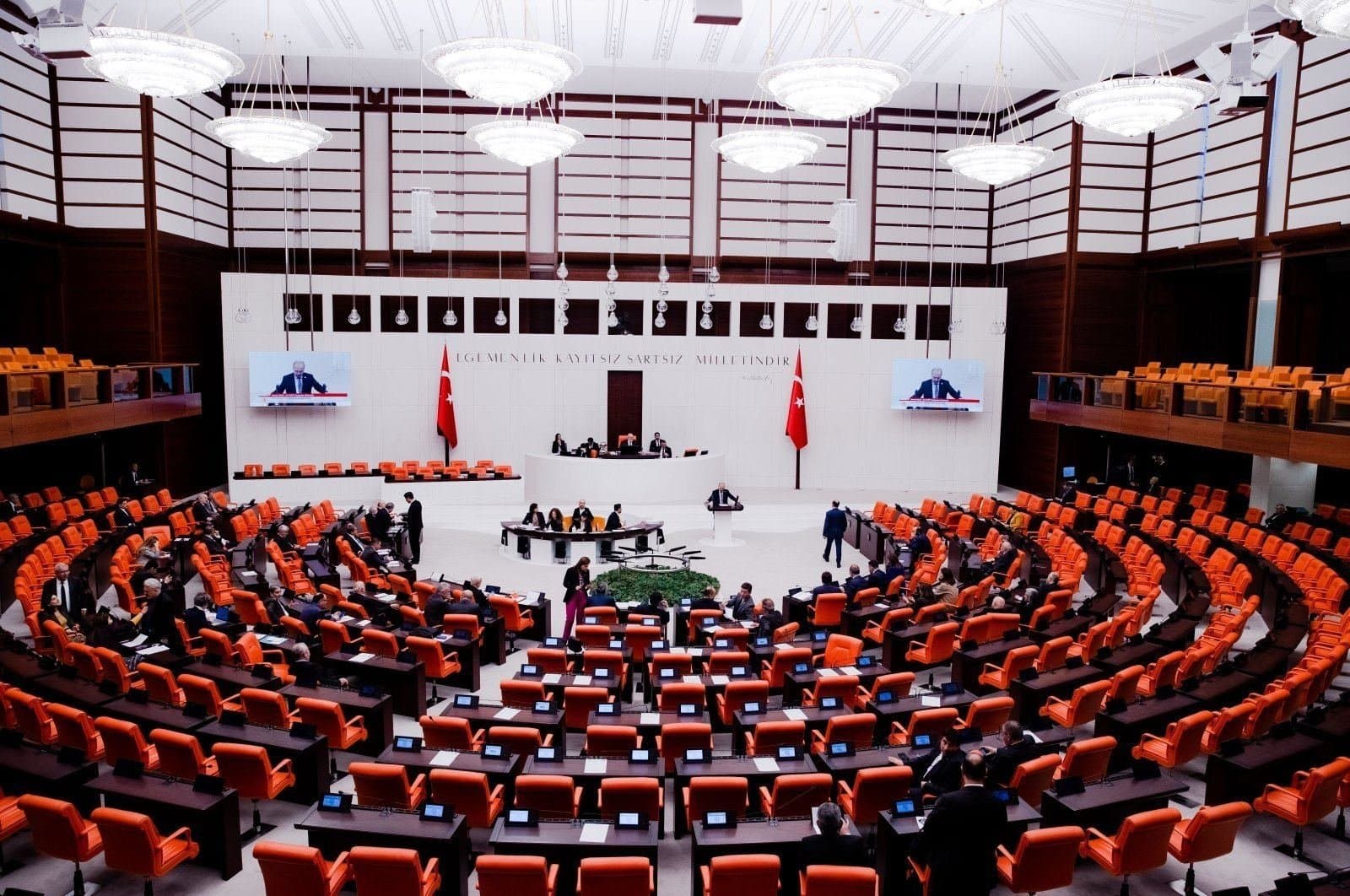 Türkiyə Parlamentində virus yayılıb