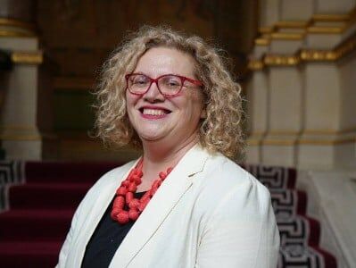 Böyük Britaniya Aleksandranı Ermənistana səfir göndərdi