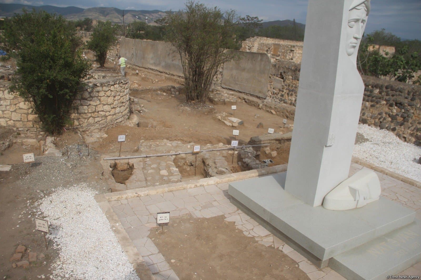 Ermənilər Ağdamda qəbirlərdən protezləri oğurlayıblar - <span style="color:#ff0000">FOTO</span>