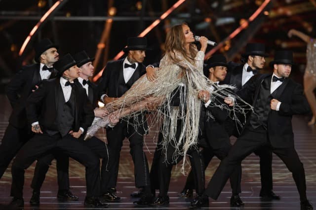 Cenifer Lopez 56 yaşını çılğın şəkildə qeyd etdi - <span style="color:#ff0000">VİDEO</span>