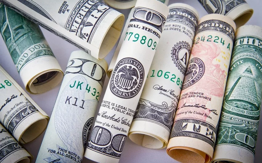 Avro, rubl və lirə ucuzlaşdı - <span style="color:#ff0000">Dollar isə bu qiymətə satılır</span>