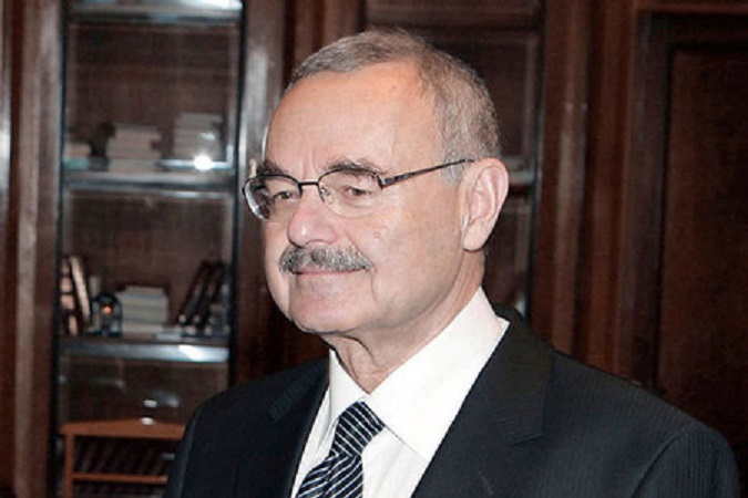 "90 yaşım var, güclə beş addım atıram" - Artur Rasi-zadə