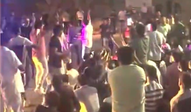 Hindistanlılar Ermənistanda etiraz aksiyası KEÇİRDİ &ndash; <span style="color:#ff0000">VİDEO</span>