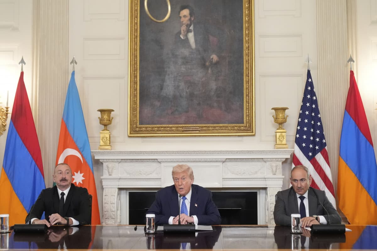 
Bu da Birgə Bəyannamənin- <span style="color:#ff0000">TAM MƏTNİ</span>