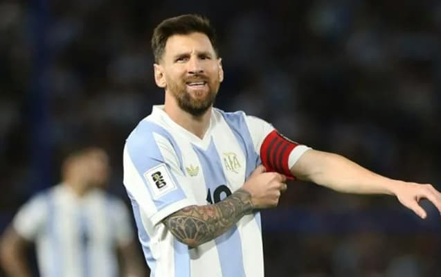 Messi &quot;Barbie&quot; saatı ilə gündəm oldu -<span style="color:#ff0000"> FOTO</span>