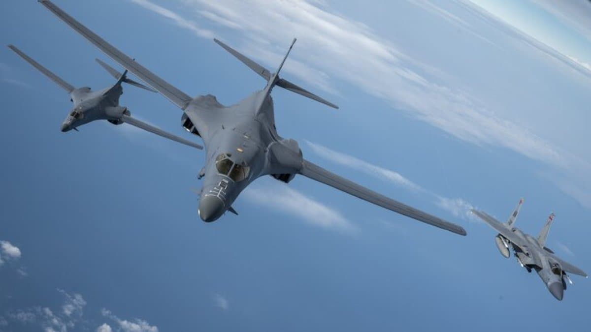 ABŞ Rusiyanın sərhədinə bombardmançı təyyarələr göndərdi