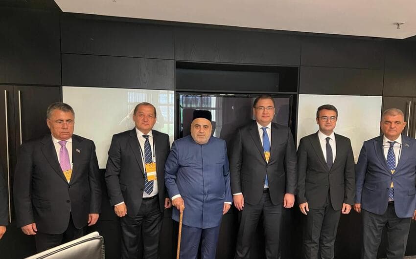 Allahşükür Paşazadə Keyptaunda bir sıra görüşlər keçirdi