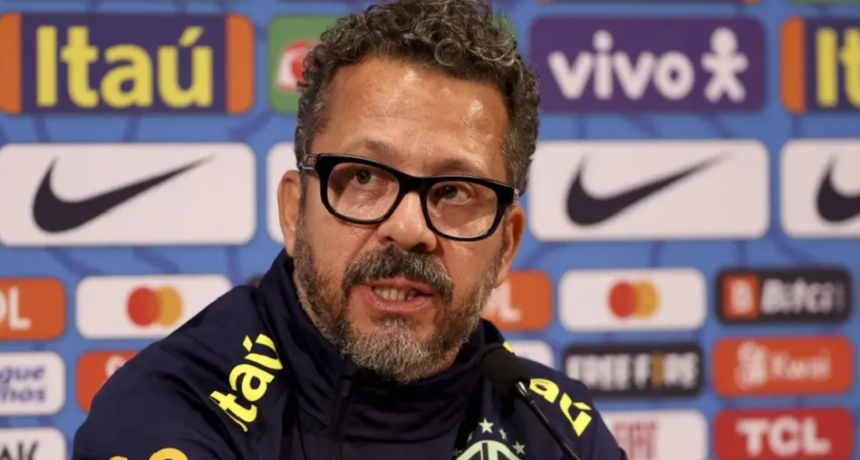 Neymar baş məşqçisi ilə vidalaşmalı olub