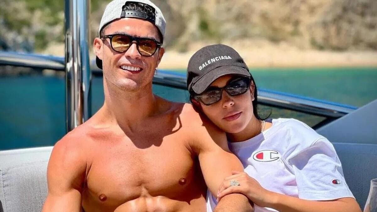 
Ronaldo Corcinadan boşasa, sərvət ödəyəcək