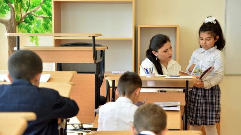 
Bu il məktəblər sentyabrın 20-i başlayacaq? -<span style="color:#ff0000"><b>DƏYİŞİKLİK GÖZLƏNİLİR</b></span>