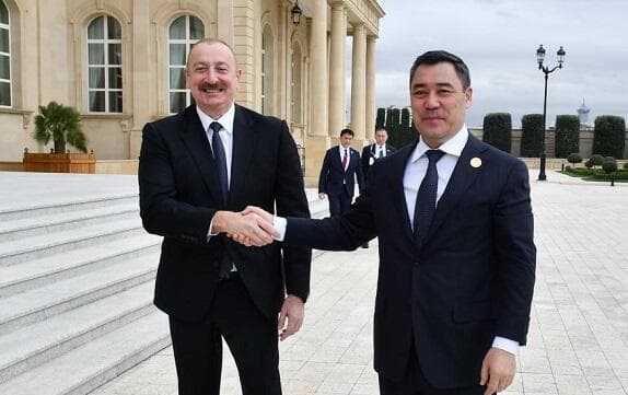 
İlham Əliyev Japarovu təbrik etdi