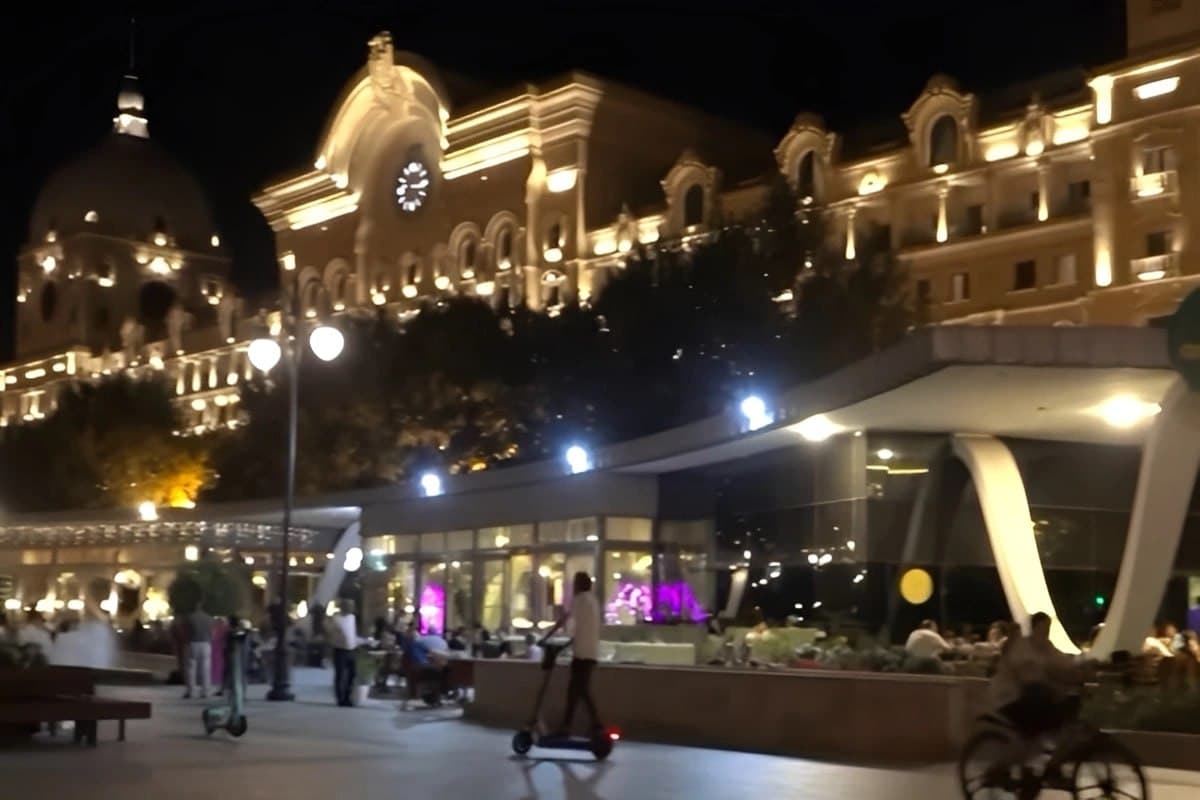 
&quot;Qış parkı&quot;ndakı məşhur restorandan NARAZILIQ: <span style="color:#ff0000">&quot;Hərəkət etmək olmur&quot; - VİDEO</span>