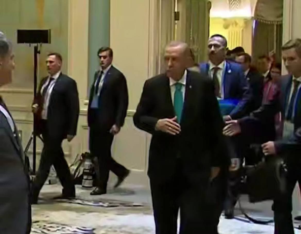 Ərdoğan Peskovu iki dildə salamladı &ndash;<span style="color:#ff0000"> VİDEO</span>