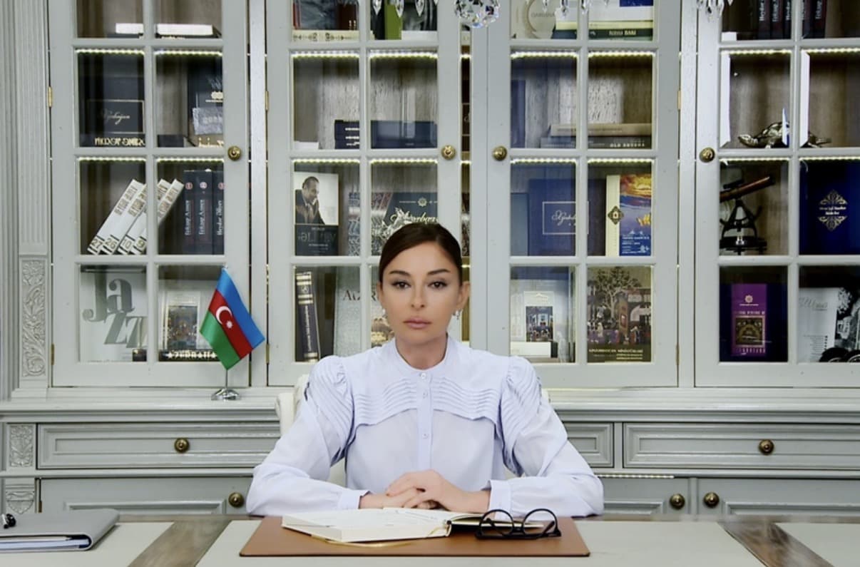 Mehriban Əliyevadan Dövlət Suverenliyi Günü ilə bağlı <span style="color:#ff0000">PAYLAŞIM</span>