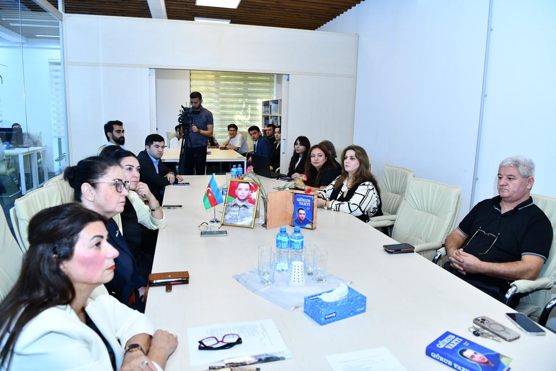 ADNSU-nun məzun şəhidi Teymur Rəsulova həsr olunmuş kitabın təqdimatı keçirildi - FOTOLAR