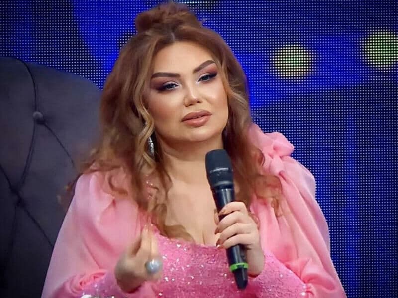 Əməkdar artist efirdə anasına görə göz yaşı tökdü -<span style="color:#ff0000">VİDEO</span>