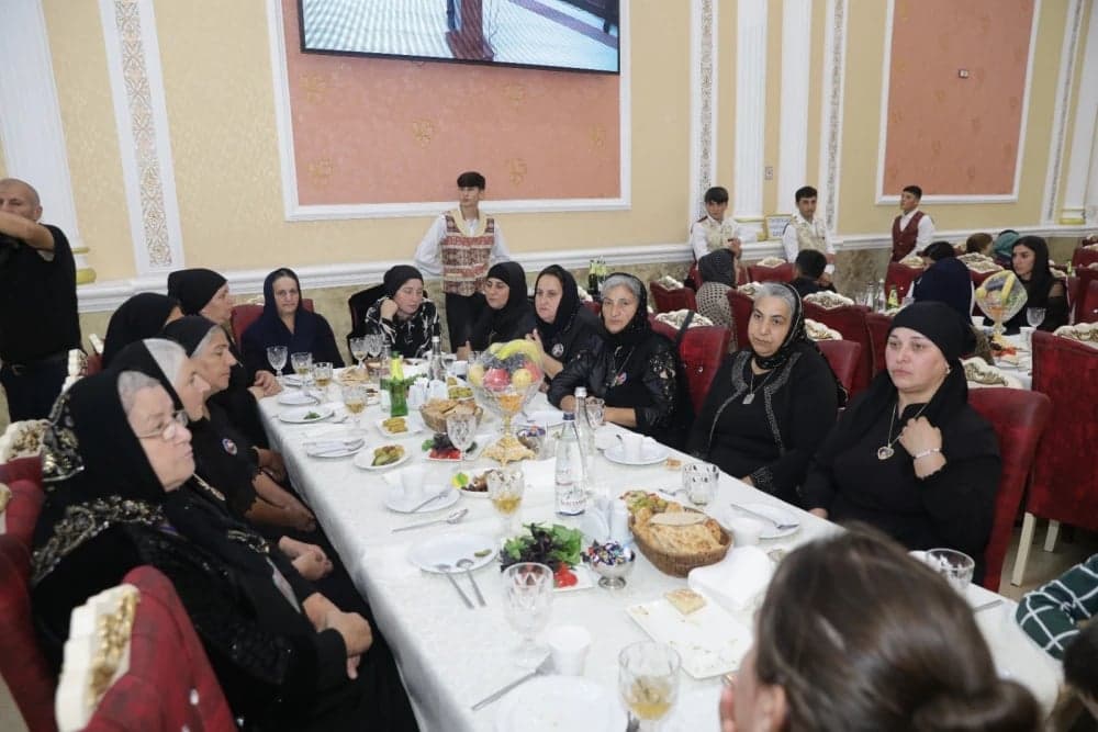 Deputat Ağalar Vəliyev şəhid ailələrinə maliyyə dəstəyi göstərib - <span style="color:#ff0000">FOTO</span>