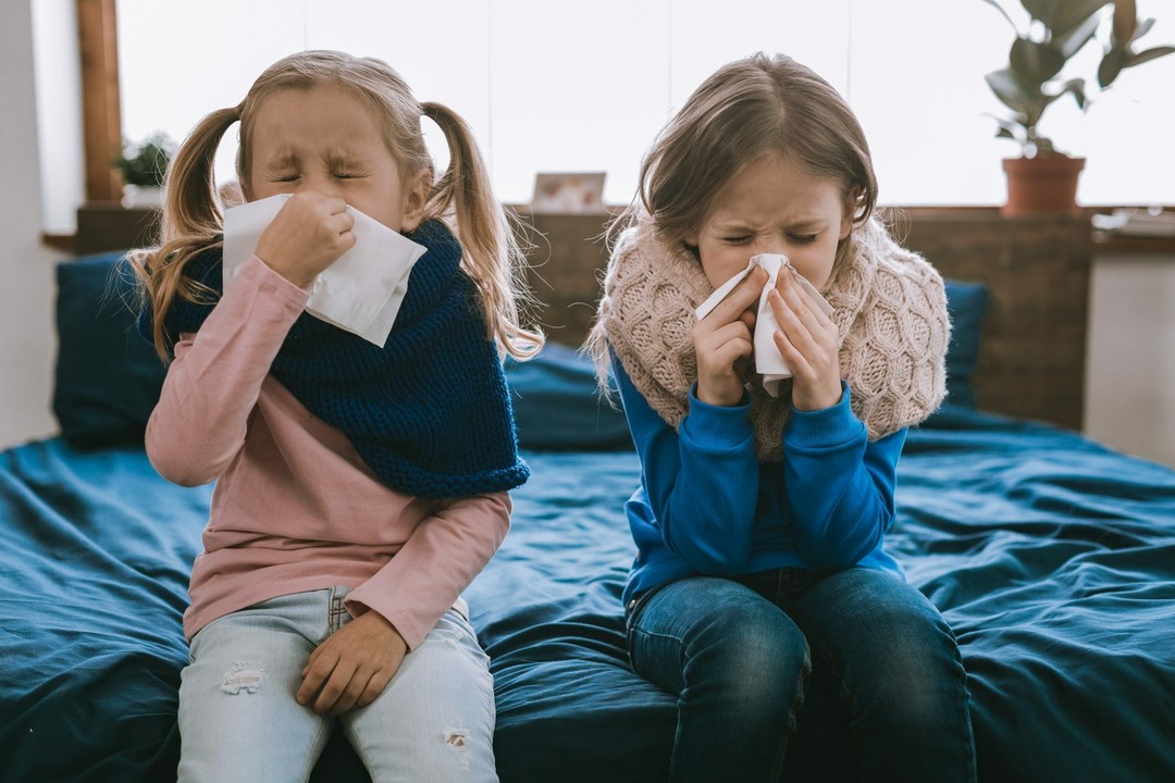 Soyuq havada uşaqları necə qoruyaq? Pediatrdan 10 vacib tövsiyə