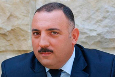 Cabir İmanovun evinin qarşısında Bəhram Bağırzadənin halı <span style="color:#ff0000">PİSLƏŞDİ &ndash; VİDEO</span>