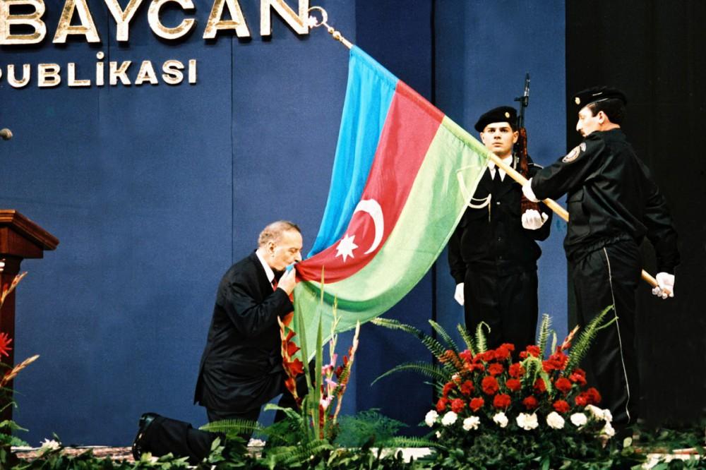 3 Oktyabr Azərbaycan dövlətçiliyində tarixi dönüş günüdür