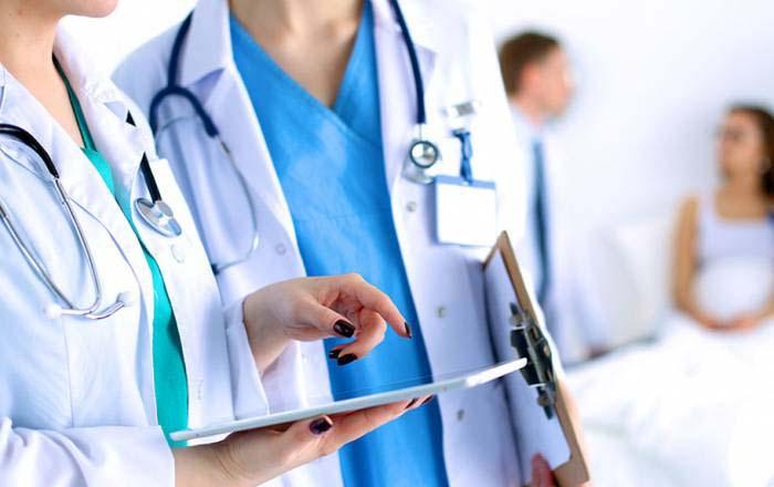 Ayaq əyriliyini düzəltdirmək istəyən qadın estetik əməliyyatın qurbanına çevrildi - Bakıda DƏHŞƏTLİ İDDİA