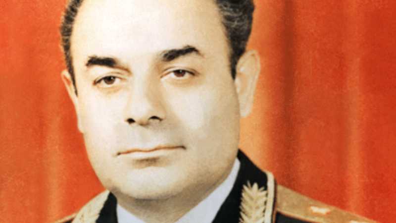 Eks nazir anasını avtomobillə vuran sürücüyə <span style="color:#ff0000">bu sualı verib...</span>