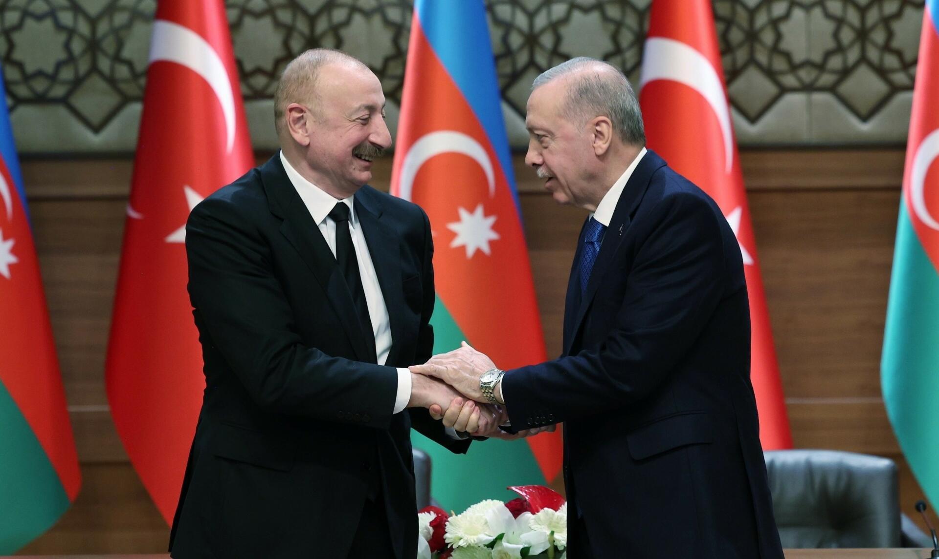 İlham Əliyev Ərdoğanla görüşdü - <span style="color:#ff0000">VİDEO</span>