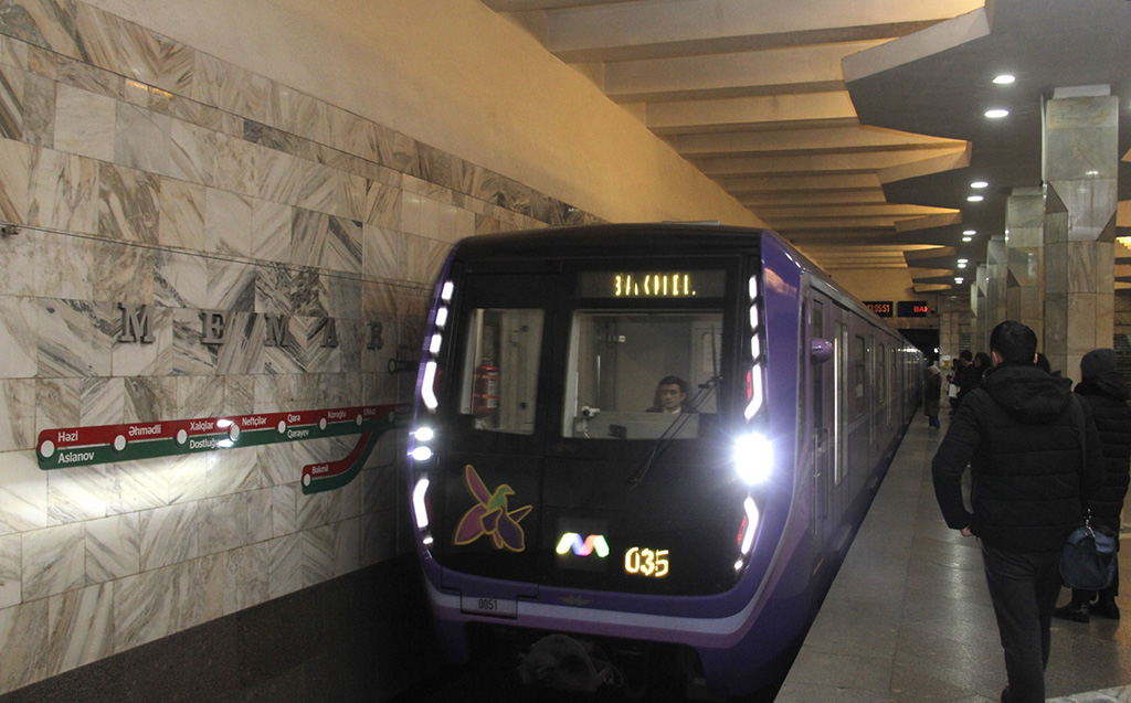 Bakı metrosunda sərnişin öldü