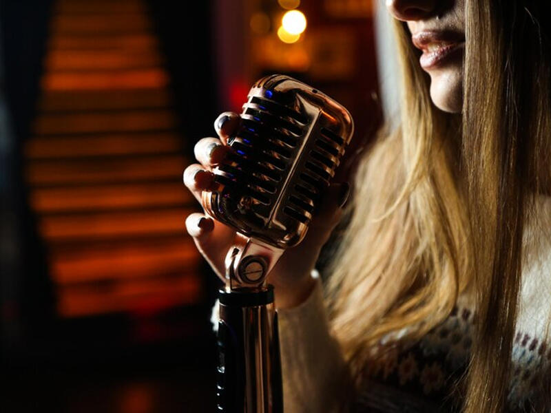 Bakıda müğənni qəzada öldü - FOTO