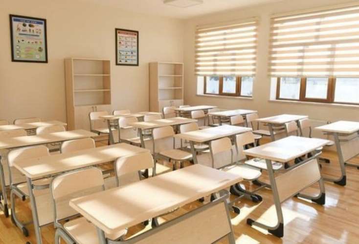 Məktəb direktoru işdən çıxarıldı -FOTO